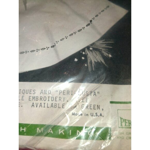 Paragon Needlecraft "Poinsettia" Hostess Apron Kit 100% Cotton Pre-Cut Stamped A - Picture 5 of 11